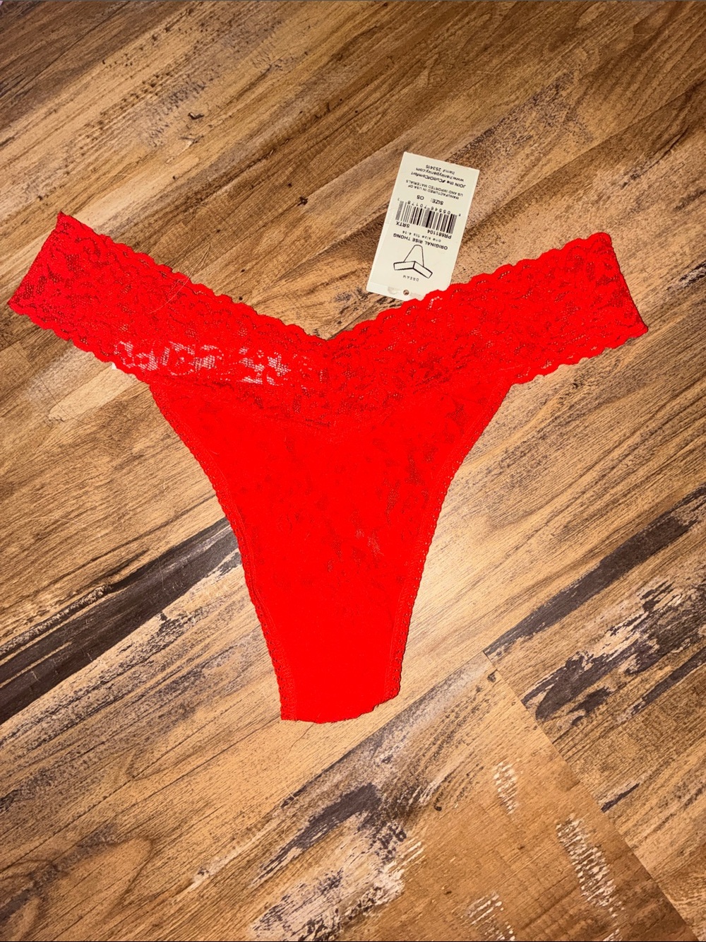 NWT Hanky Panky Signature Lace thong panties. Original Rise. Red. One size